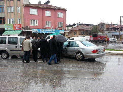 Mudurnu Caddesi'nde Trafik Kazası