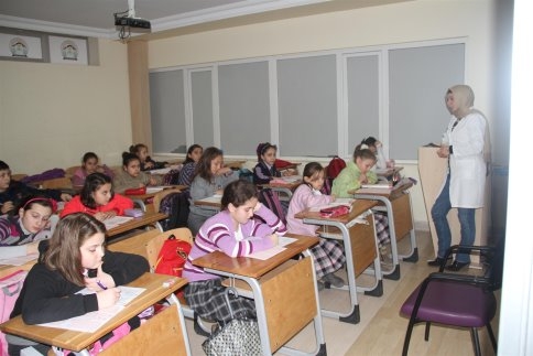 Bilgi Ve Kültür Evinde Seviye Tespit Ve Konu Kavrama Sınavları Devam Ediyor