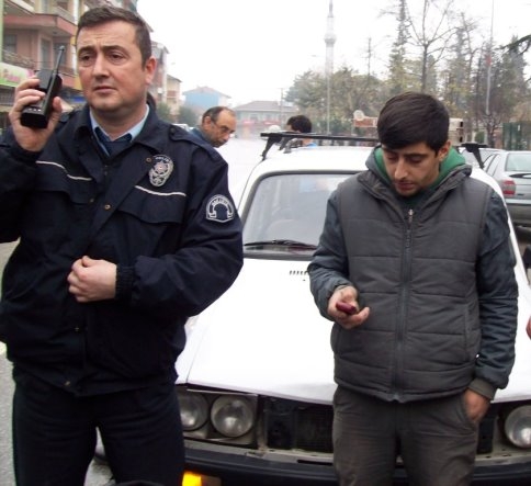 Evine Ekmek Götüren Öğrenci’ye Otomobil Çarptı