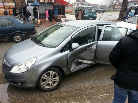 Trafik Kazası 2 yaralı