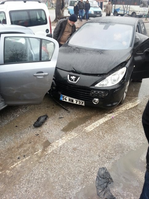 Trafik Kazası 2 yaralı