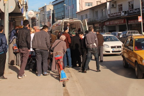 Bankalar Caddesinde Motosiklet Kadın'a Çarptı 