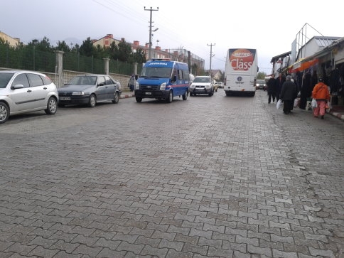 Dükkana Girip Kol Çantasını Çaldılar