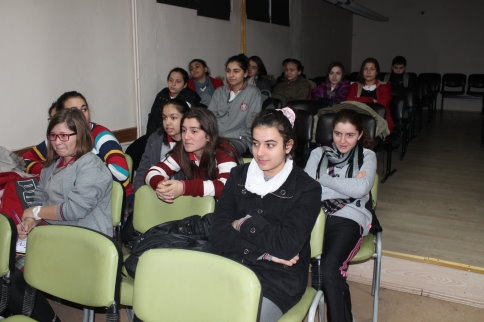 ÖĞRENCİLERE TOPLUM DESTEKLİ POLİSLİK SEMİNERİ