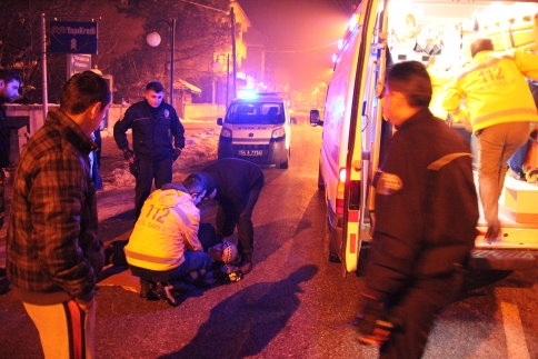 Buzlanan Yolda Bisikletiyle Kayan Yaşlı Adam Yaralandı