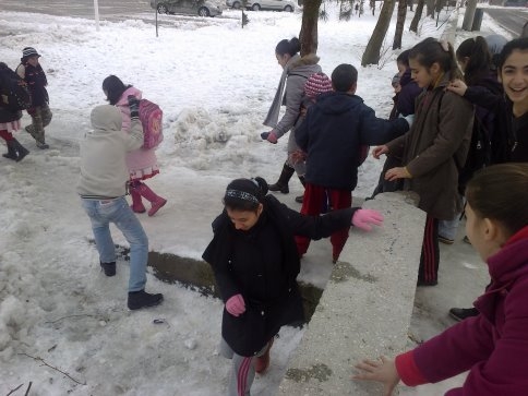 Okul girişi Rampalı Buz pisti, Yuvarlanan Yuvarlana