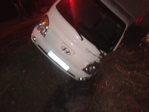 Buzlu Yolda Kayıp Su Kanalına Uçtu