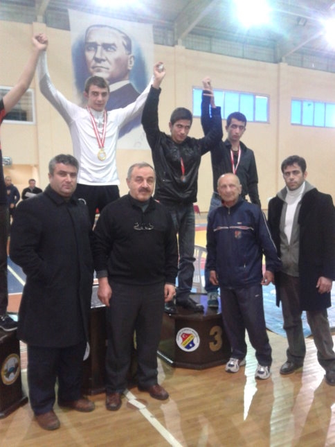 A.i.h. Lisesi Takım Halinde 2. Oldu