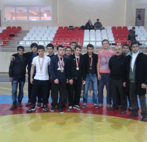 A.i.h. Lisesi Takım Halinde 2. Oldu