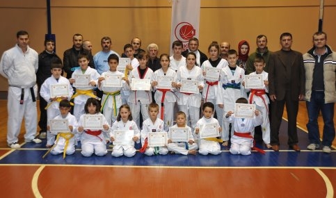 Akyazı’ lı Taekwondocular Terfi Etti