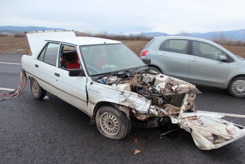 Kafa Kafaya Çarpıştılar 3 Yaralı 