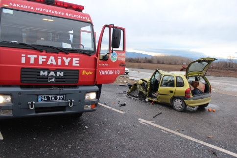 Kafa Kafaya Çarpıştılar 3 Yaralı 