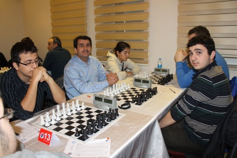 ÖDÜLLÜ SATRANÇ TURNUVASI BAŞLADI