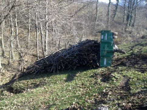 Fındık Odunu Taşırken Devrildi