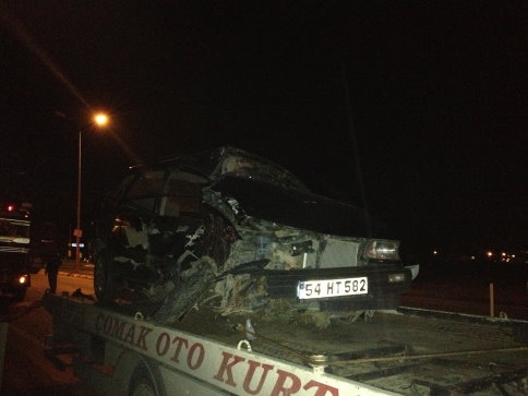 Akyazı Küçücek Kavşağı Yine Bir Trafik Kazasına Sahne Oldu