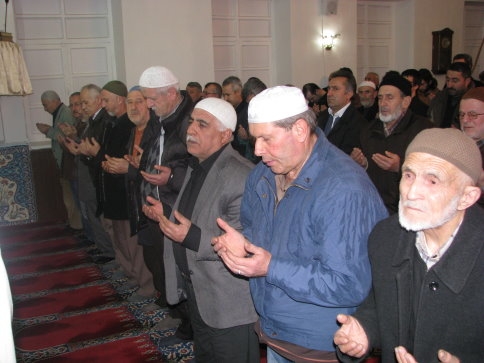MEVLİT KANDİLİNDE KUBBELİ YENİ CAMİ DOLDU TAŞTI