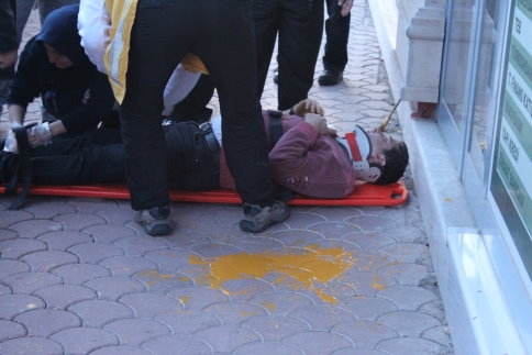 Boyama Yaparken Merdivenden Düşerek Yaralandı