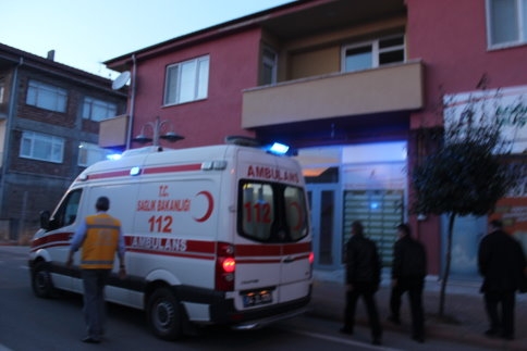 Boyama Yaparken Merdivenden Düşerek Yaralandı