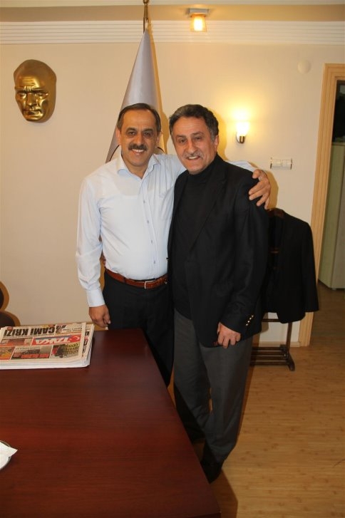 Akyazı Belediye Başkanı Yaşar Yazıcı Ve Öğrenciler  Umre’den Döndü