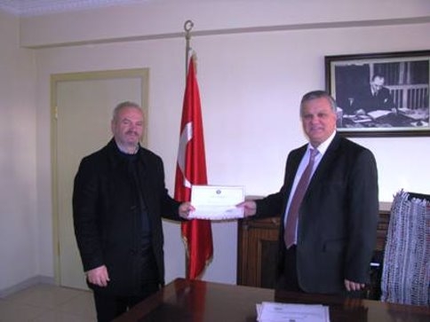 Sosyal Yardımlaşma ve Dayanışma Vakfı Mütevelli Heyetine Başarı Belgesi 