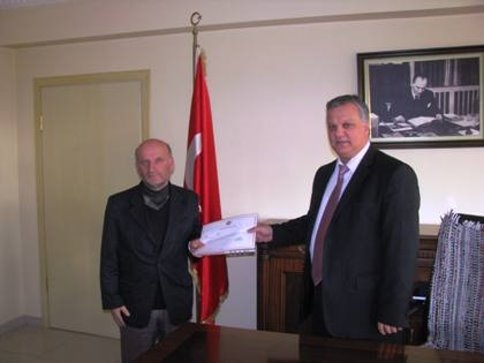 Sosyal Yardımlaşma ve Dayanışma Vakfı Mütevelli Heyetine Başarı Belgesi 