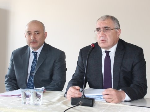 OKUL MÜDÜRLERİ TOPLANTIDA BİR ARAYA GELDİ