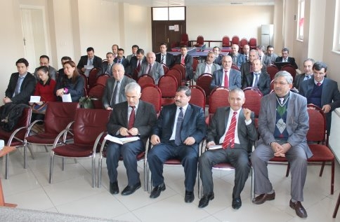 OKUL MÜDÜRLERİ TOPLANTIDA BİR ARAYA GELDİ