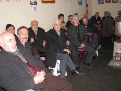 Bu Muhtar Seçmenine Hesap Veriyor