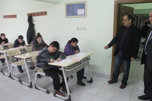 Akyazı’da 6000 Öğrencinin Sınav Maratonu Devam Ediyor