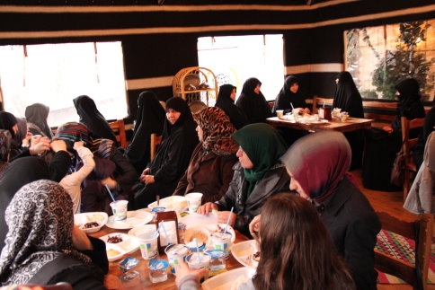 İ.H.H AKYAZI KADIN KOLLARI “GAZZE’YE EV” PROGRAMI İÇİN TOPLANDI