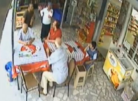 Bıçaklı Kavga Güvenlik Kamerasında