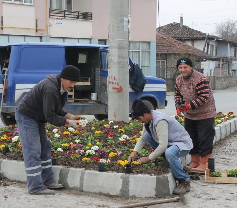Kavşaklar Çiçek Açtı