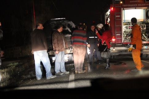 Hastane Mahesinde Seyir halindeki Jeep Yandı