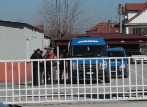 Hayvan pazarında bıçaklı kavga 