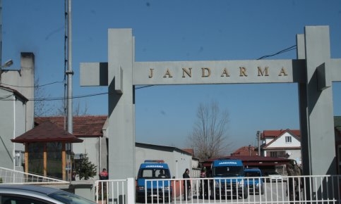 Hayvan pazarında bıçaklı kavga 