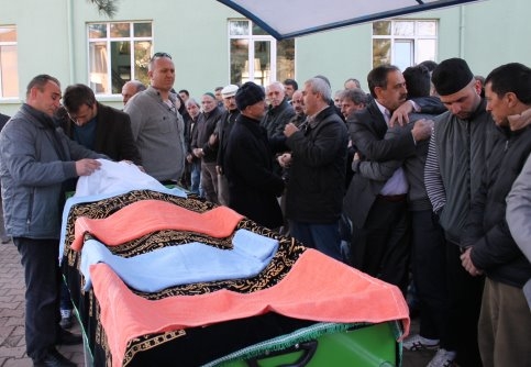 EMEKLİ ÖĞRETMEN MUSTAFA FAZLI ATEŞ VEFAT ETTİ