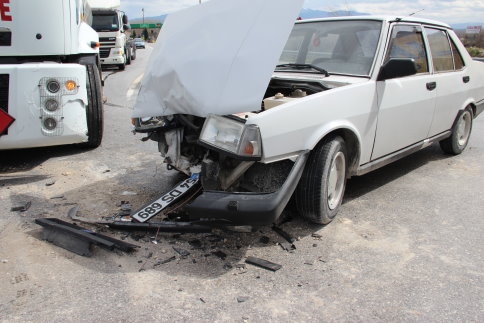 Akyazı Gişelerinde Trafik Kazası 1 Yaralı