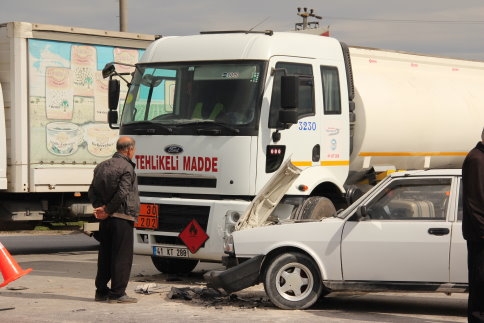 Akyazı Gişelerinde Trafik Kazası 1 Yaralı