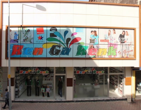 Rengarenk İç Giyim Mağazası Açılıyor