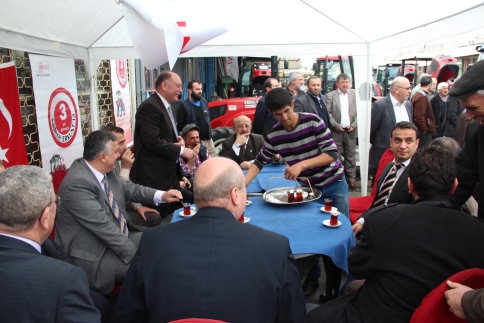 Teknik İş ERKUNT Traktör’den Müşterilerine Ücretsiz Servis