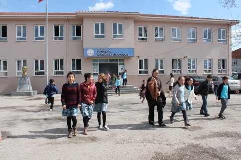 Yangın Tatbikatında Öğrenciler Pencereden Tahliye Edildi