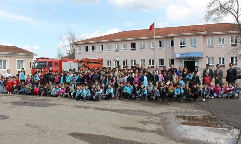 Yangın Tatbikatında Öğrenciler Pencereden Tahliye Edildi