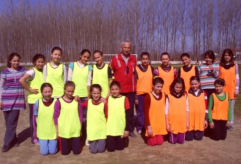 Kızlar Futbol Turnuvası Başladı