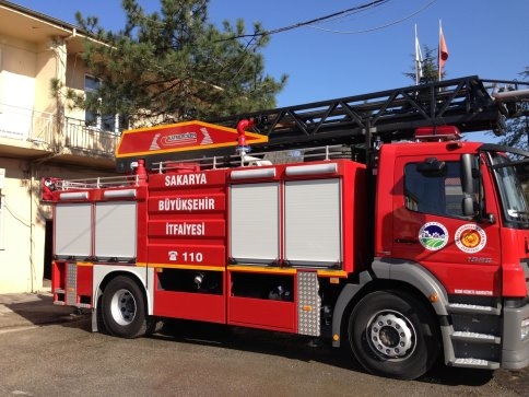 Akyazı İtfaiyesi’ne 2013 Model İtfaiye Aracı 