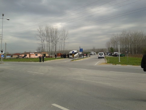 İki Öğrenci Servisi Çarpıştı