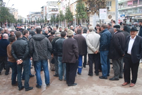 Pankarta Zabıta Müdahalesi