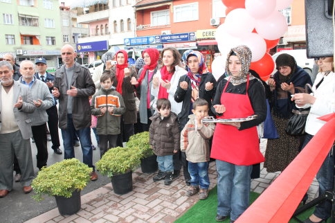 Meydan Et Ve Tavuk Market Törenle Açıldı