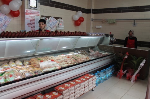 Meydan Et Ve Tavuk Market Törenle Açıldı