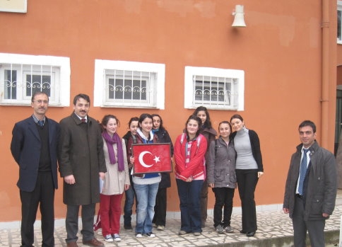 İşmont Meslek Lisesinden Örnek Bir Uygulama “Temiz Sınıfa Albayrak”