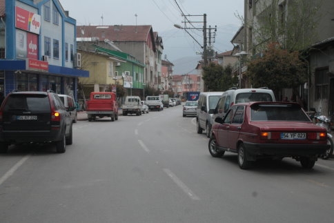 Akyazı’da Tek Yön uygulaması başladı